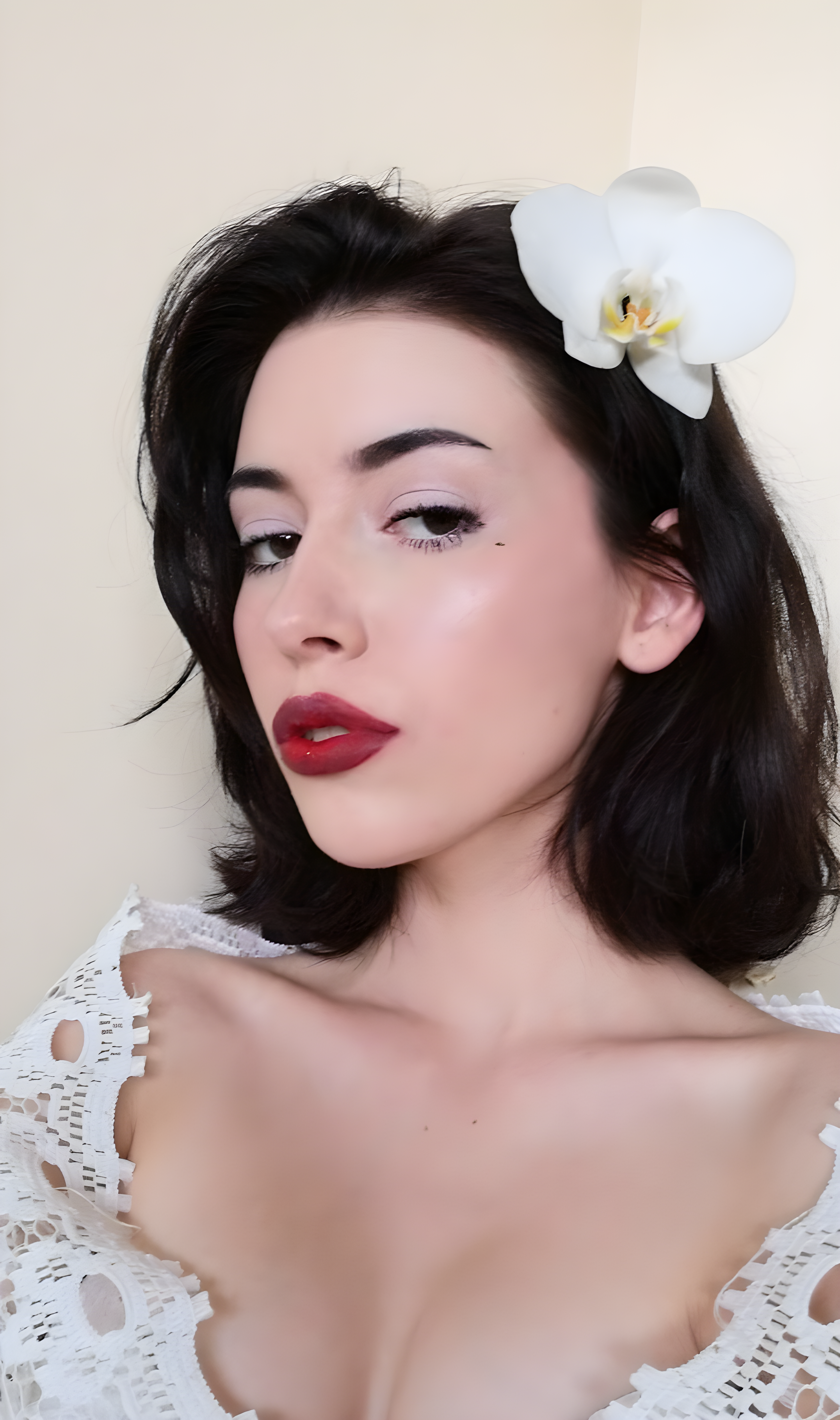 Ania z orchideą